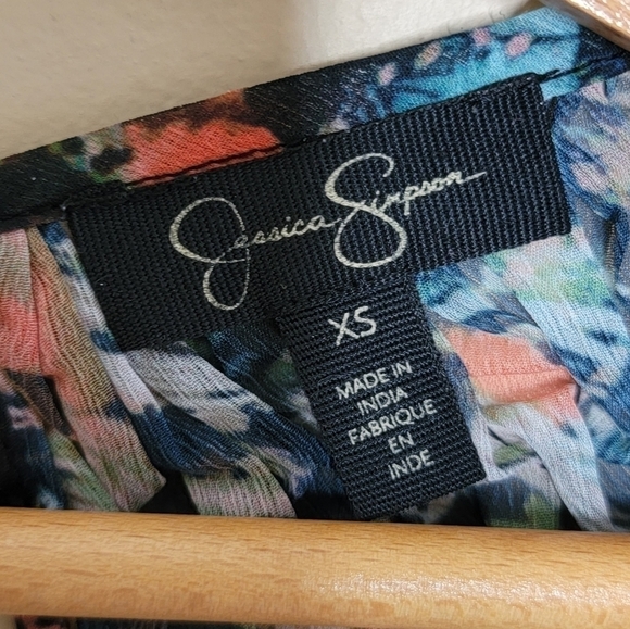 Jessica Simpson | Dark Floral Semi-Sheer Blouse with Pintuck Detail Size XS - Picture 4 of 6